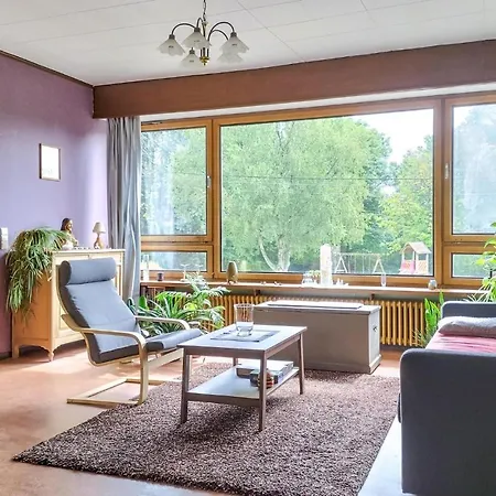 3 Bedroom Gorgeous In Prázdninový dům Saint-Hubert